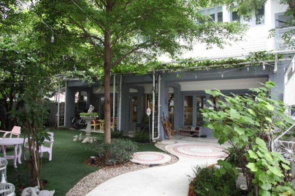 Baan Hmon-Oon Hotel Чиангмай Екстериор снимка