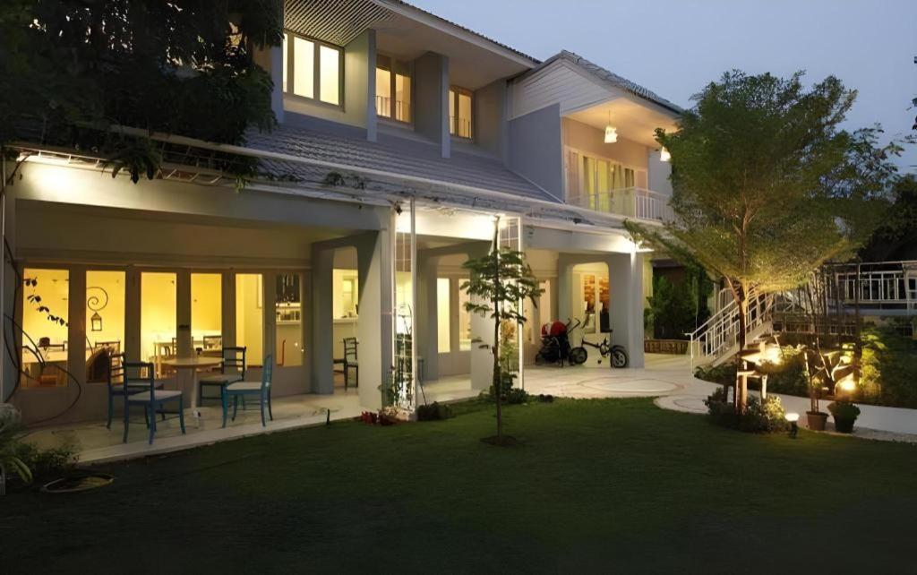 Baan Hmon-Oon Hotel Чиангмай Екстериор снимка