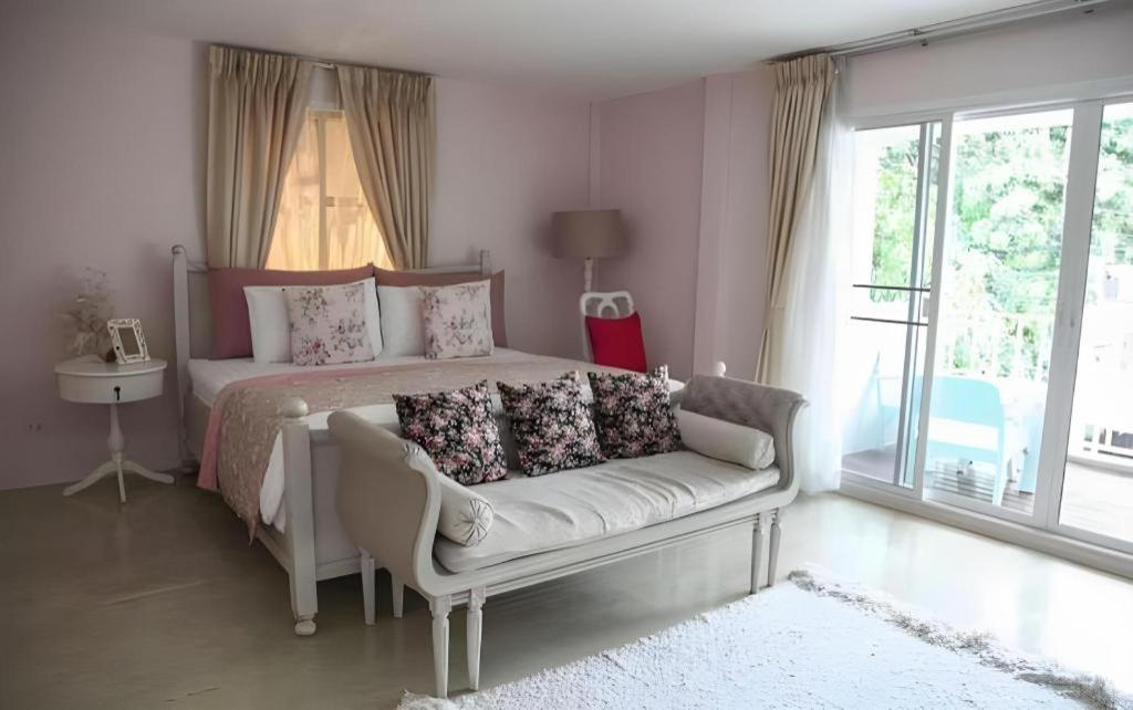 Baan Hmon-Oon Hotel Чиангмай Екстериор снимка